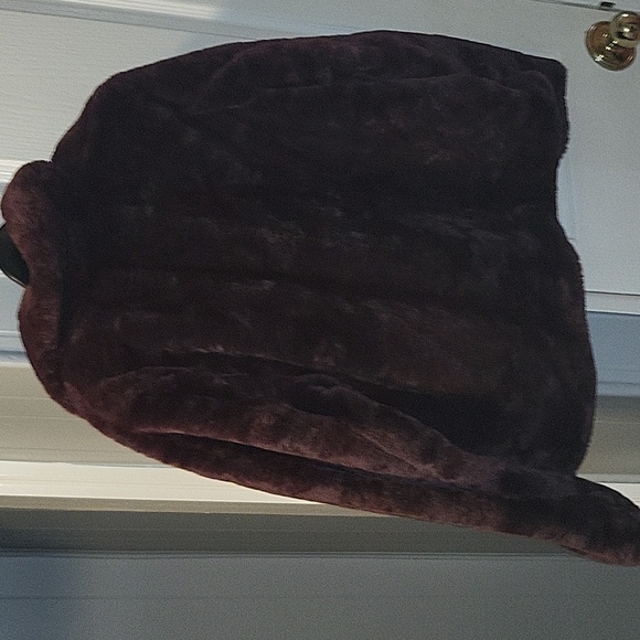 NWT Outermix Classic Faux Fur Jacket - Picture 3 of 11